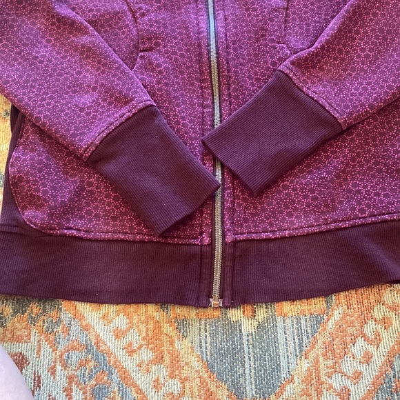 COPY - Lululemon women’s size 10 scuba zip up jacket, rare find - Picture 5 of 9